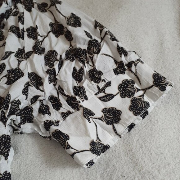 Lane Bryant Women's White Black Floral Tie Neck Blouse 22 - Picture 7 of 13